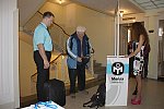 vítání prvních příchozích (zleva: Ing. Tomáš Blumenstein, prof. RNDr. Milan Hejný, CSc., Mgr. Alice Lušovská)