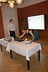 zleva: Lukáš Svěch (MŠ Čs. exilu), Mgr. Lenka Šnajdrová, Ph.D. (Mensa ČR)