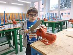 Nejprve jsme si (skoro)sami uřezali kousek tyče